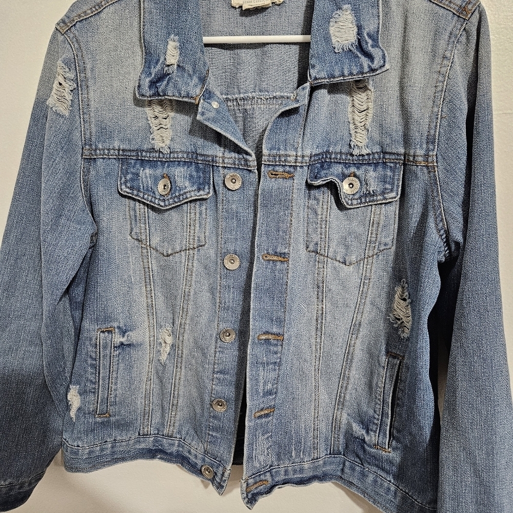 Women's Distressed Jean Jacket. Medium Wash. Size M. - Picture 2 of 9